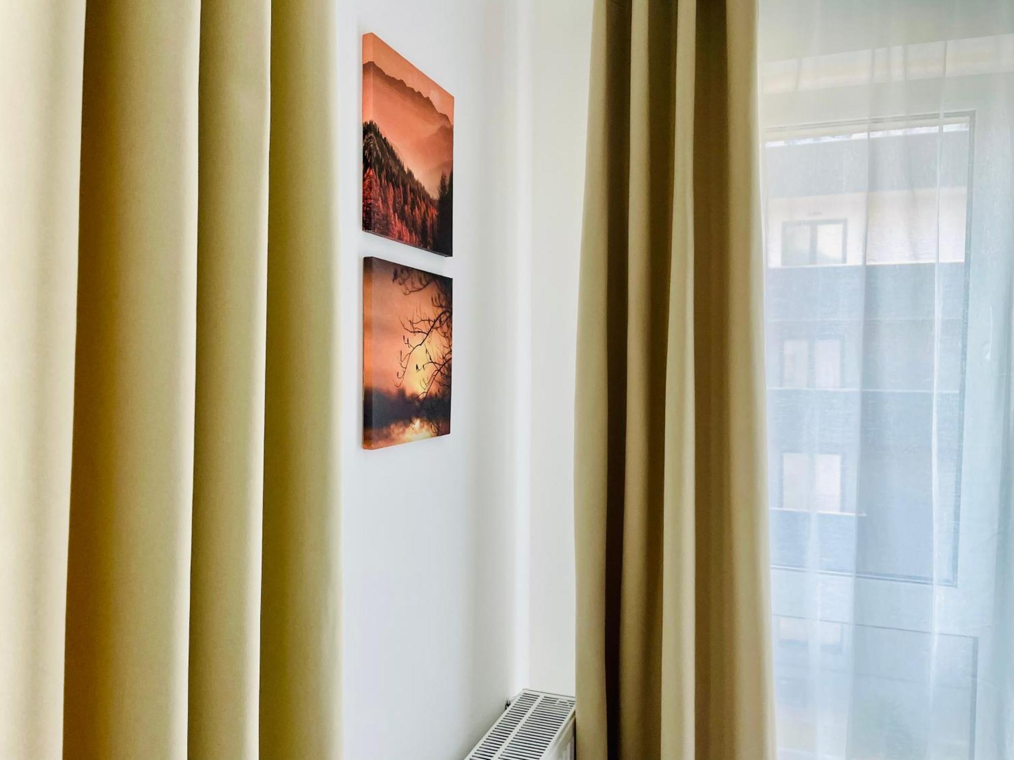Montsee Apartament *