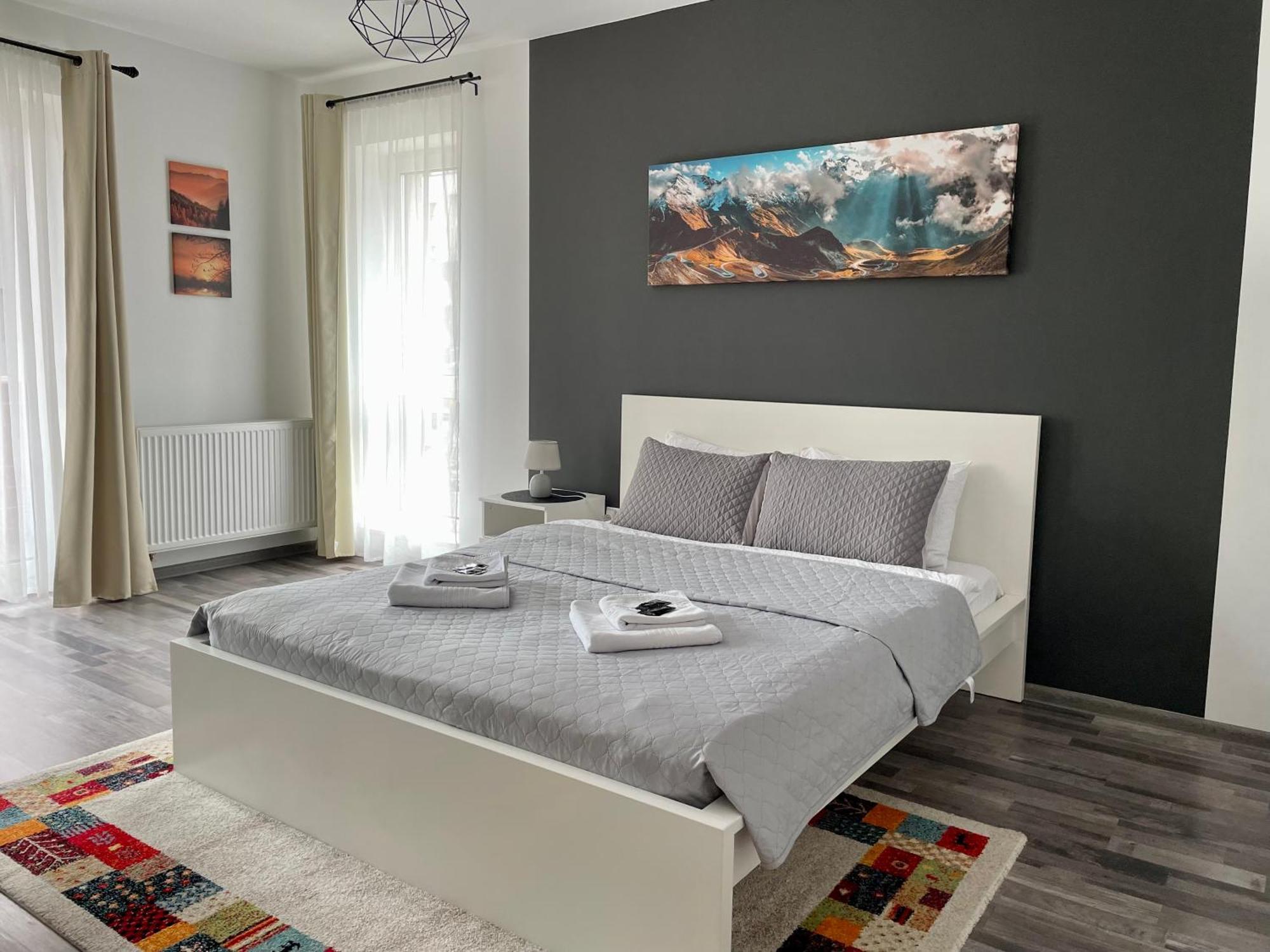 Montsee Apartament *
